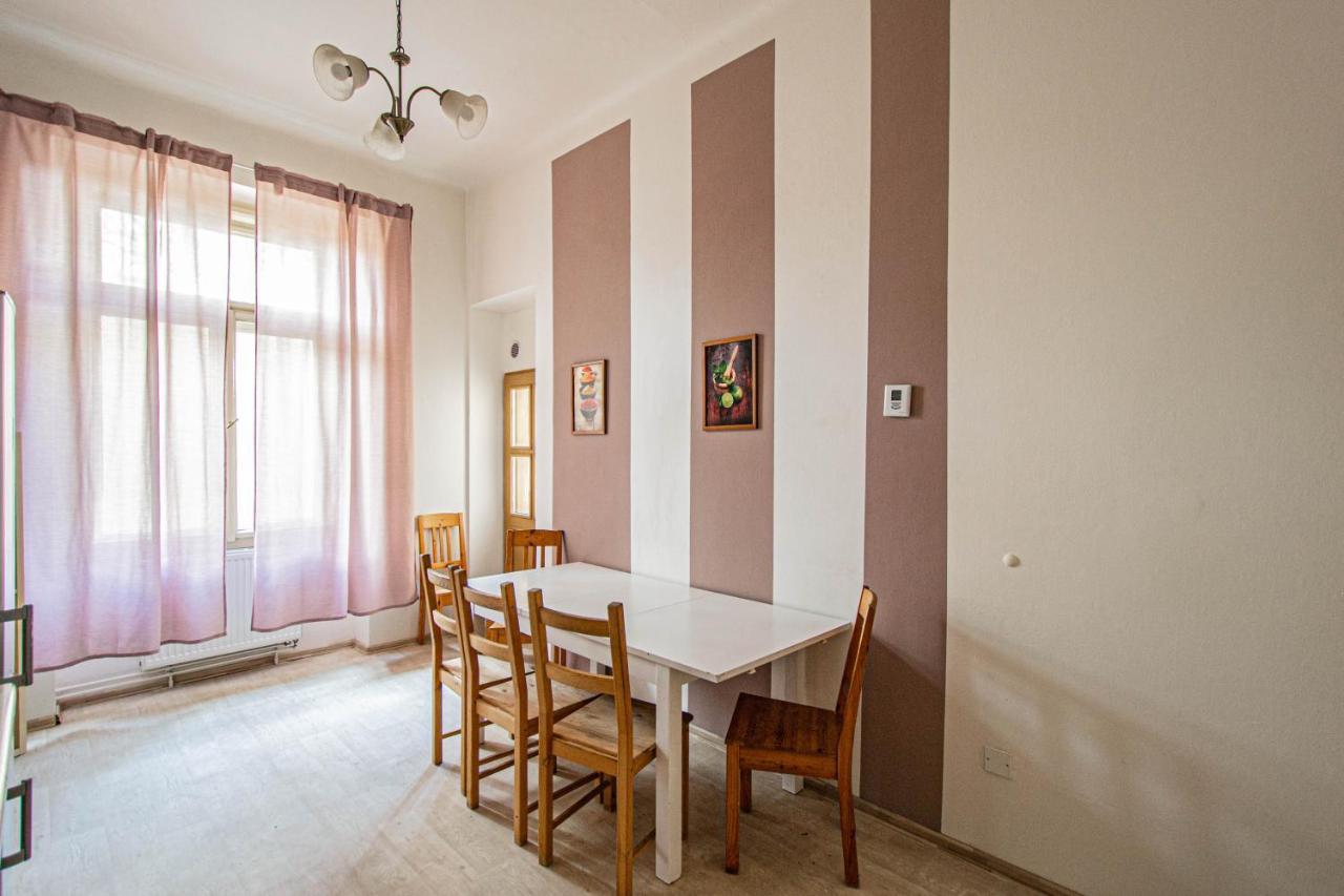 For Celebrations Spacious 3Bdr Apartment With Balcony Praga Exterior foto